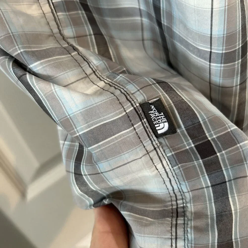 The North Face Mens XL Gray Plaid Short Sleeve Hiking Fishing Performance Shirt